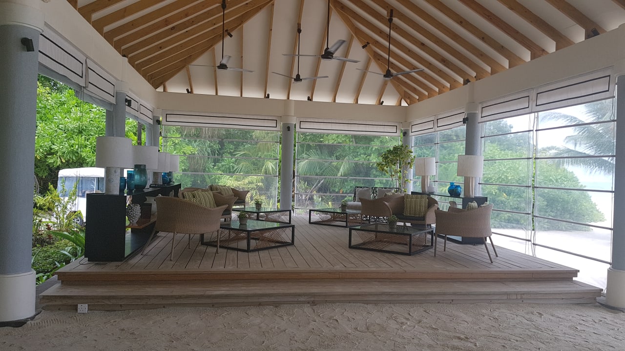 Lobby NH Collection Maldives Havodda Resort