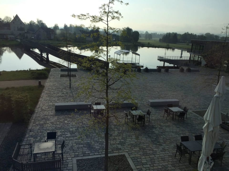 Ausblick zum See Hotel Seenario