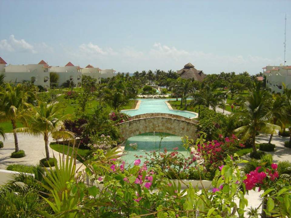 Blick von der Lobby über die Hotelanlage El Dorado Royale