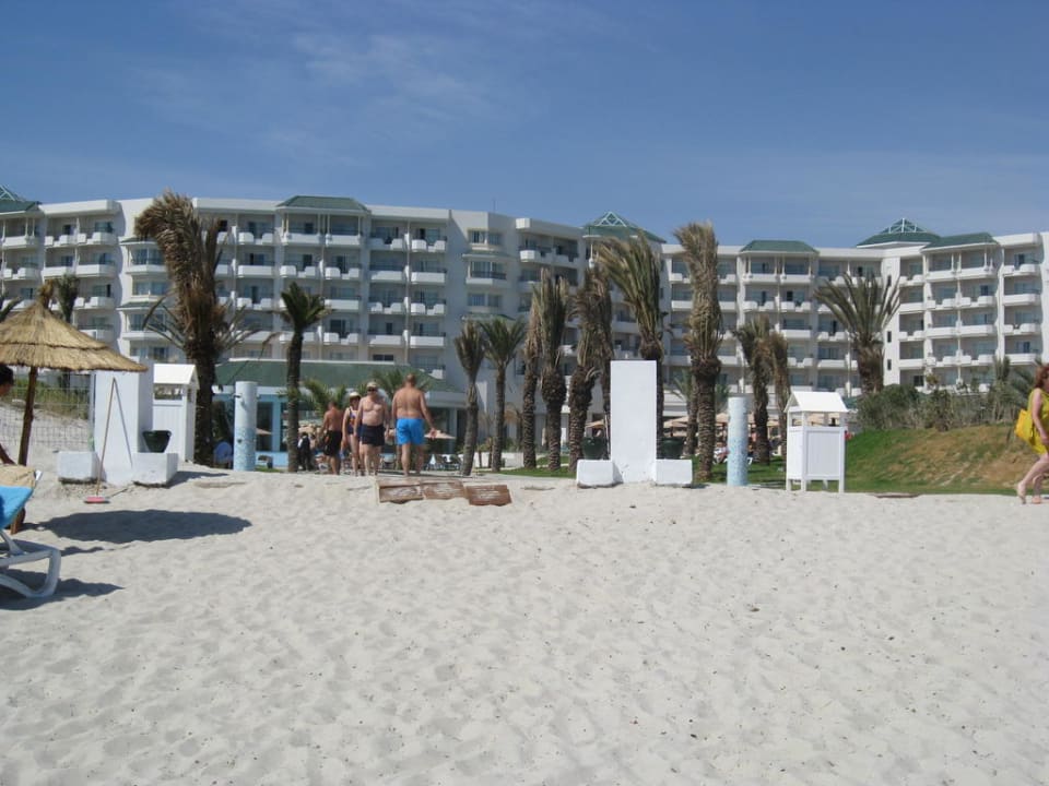 Blick vom Strand zum Hotel Iberostar Selection Royal El Mansour