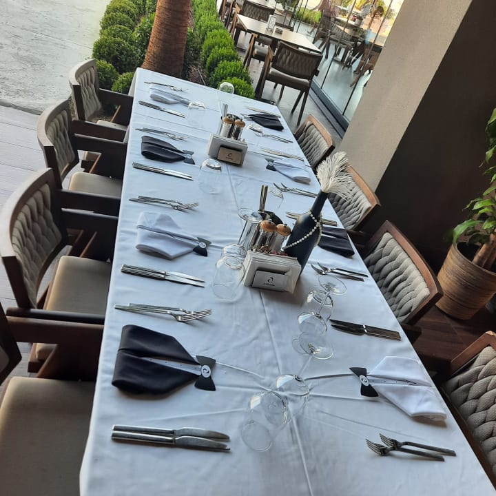 Gastro Jacaranda Luxury Resort