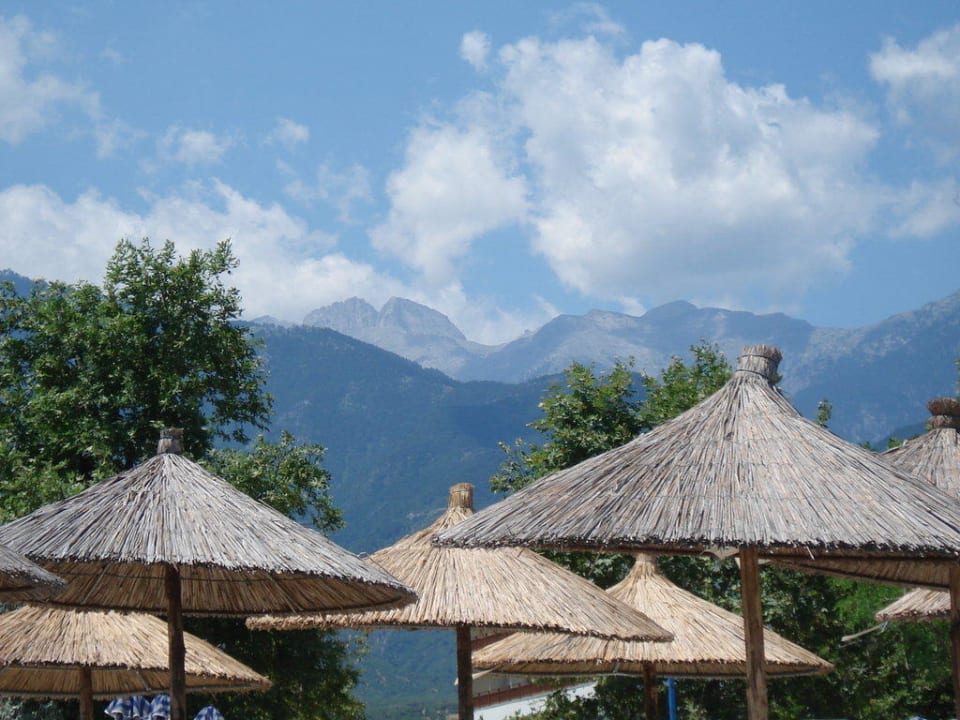 Blick vom Hotel-Strand zum Olymp Olympian Bay Grand Resort