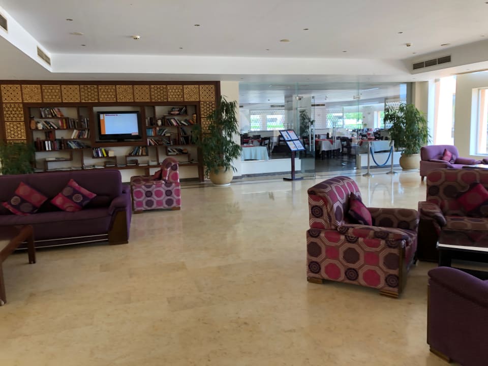 Lobby Three Corners Equinox Beach Resort