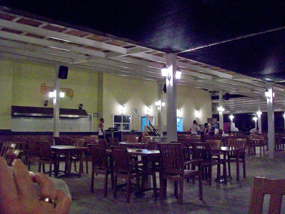 Strandbar am Abend Hotel Süral Resort