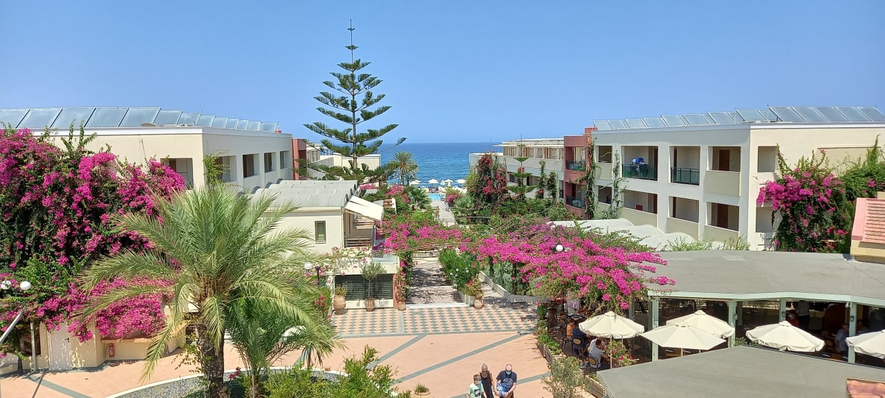 Außenansicht Hydramis Palace Beach Resort