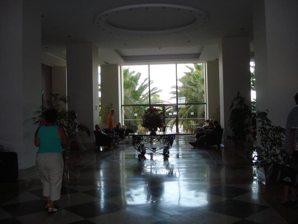 Lobby Arum Barut Collection