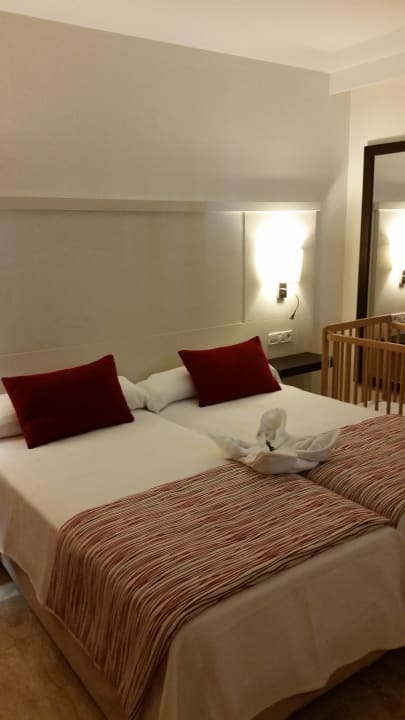 Schlafzimmer  Grupotel Alcudia Suite