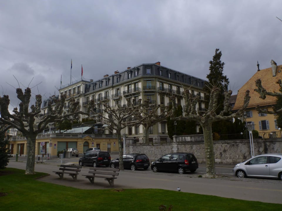 Das Hotel im nahenden Frühling Hotel Des Trois Couronnes