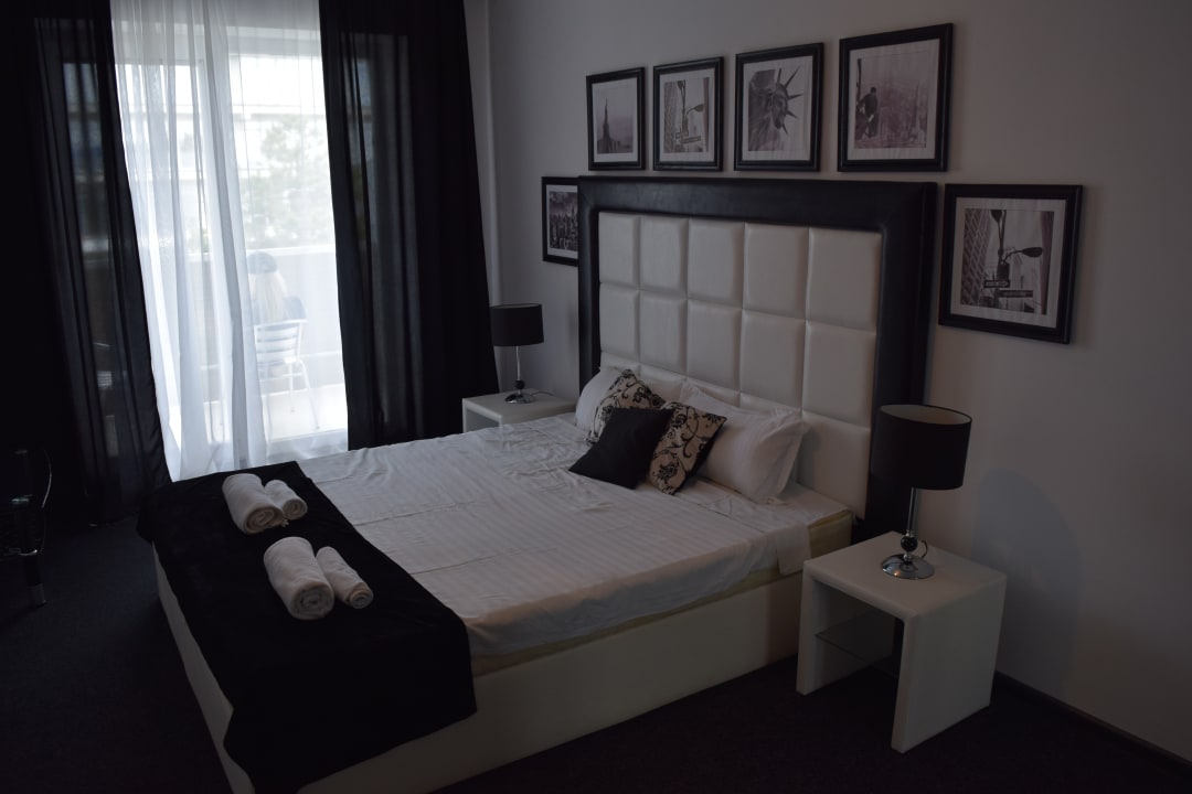 Zimmer Hotel White House