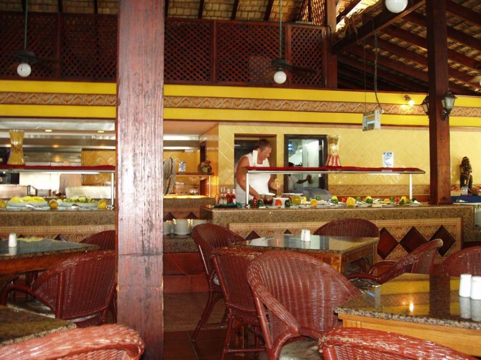 im Restaurante am Strand Playabachata Hotel
