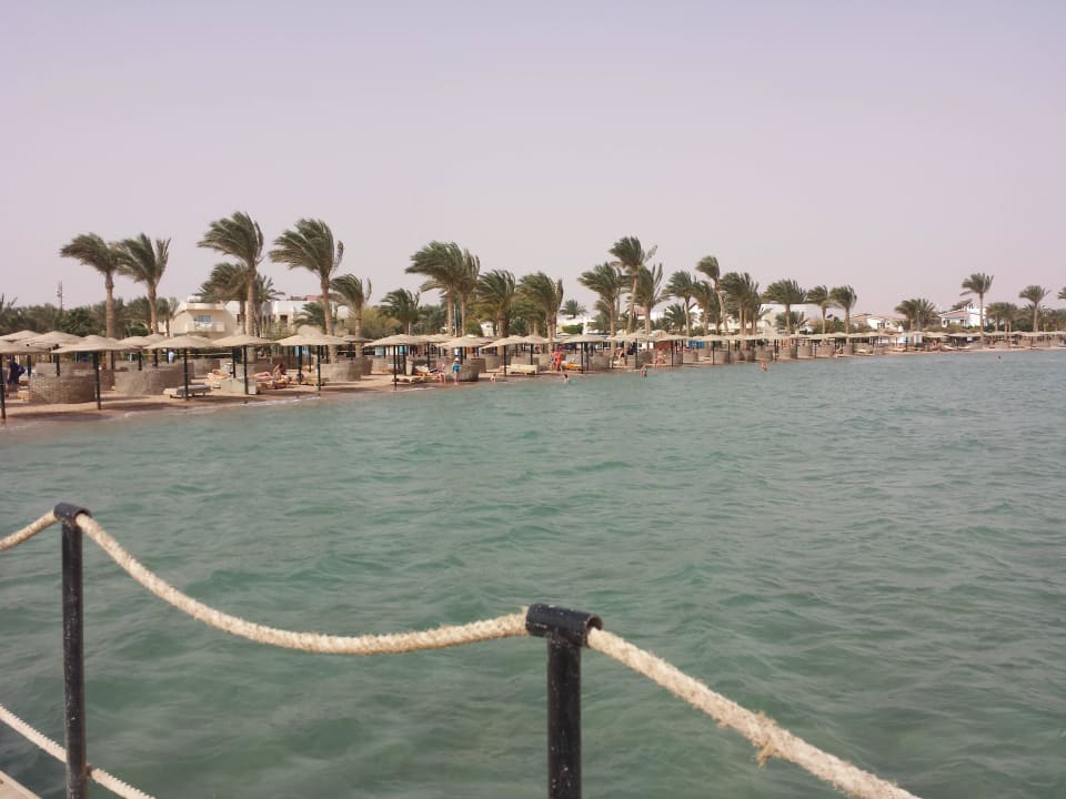 Strand vom Steg aus Golden Beach Resort
