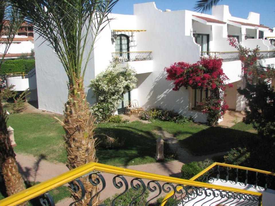 Вот тут мы жили Lotus Bay Beach Resort