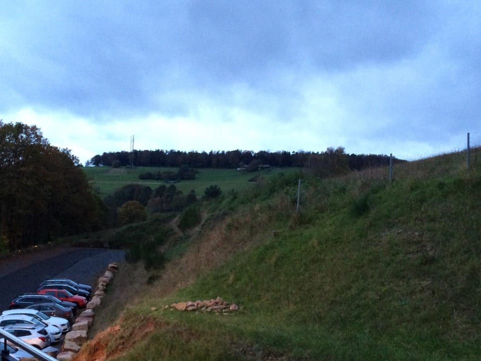 Blick vom Balkon zum Parkplatz Müller's Landhotel