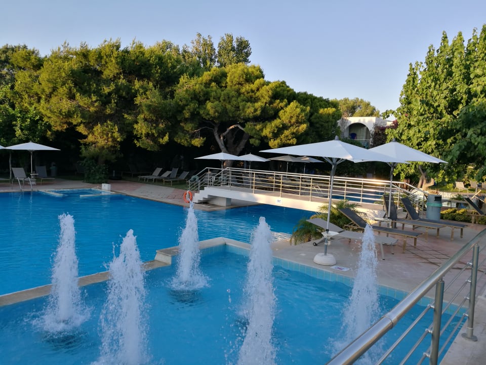 Pool Caravia Beach Hotel