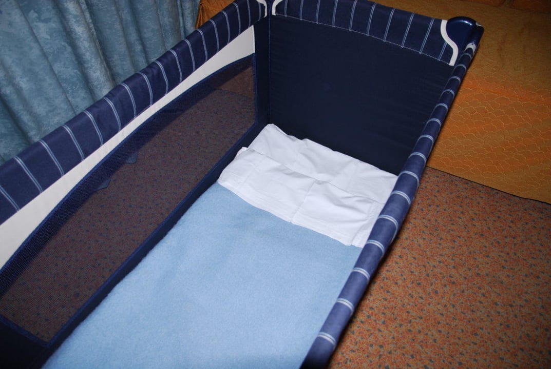 Prêt de lit parapluie Hotel Novotel Marne La Vallée Collégien