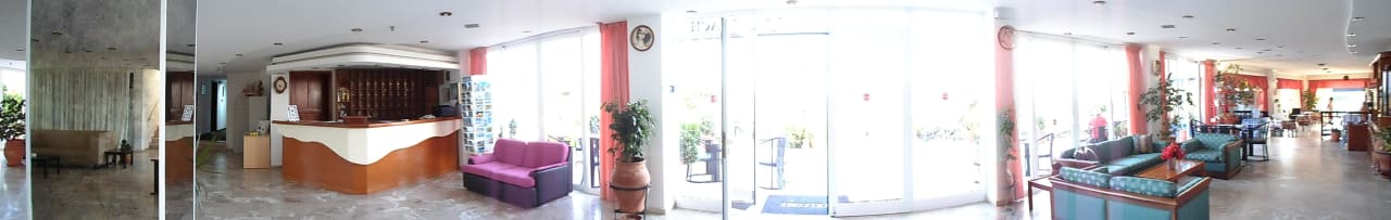 Eingang und Rezeption Costa Angela Seaside Resort