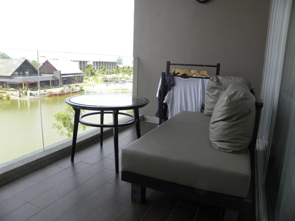 "Sands-Room" ein großer Balkon The Sands Khao Lak by Katathani