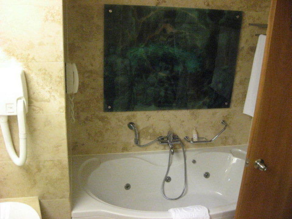 Badewanne mit Whirlpool Gloria Serenity Resort