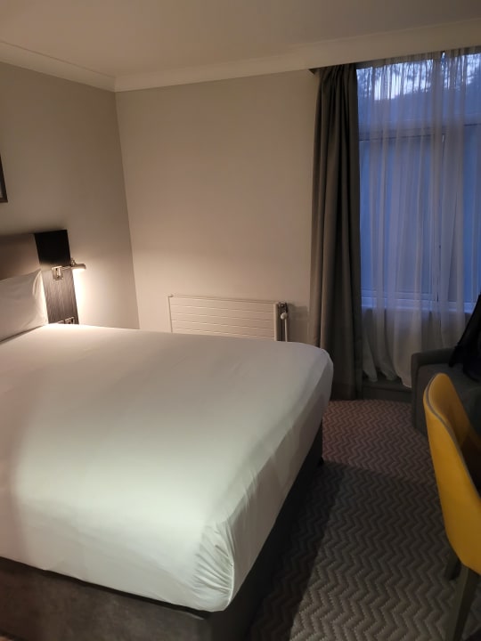 Zimmer Maldron Hotel Dublin Airport