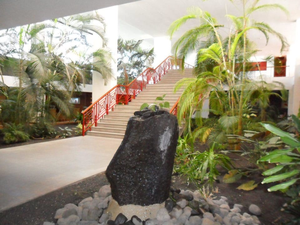 Treppe zwischen der Lobby Bar und dem Restaurant Hotel Costa Calero