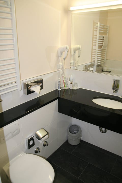 Waschbecken/Toilette Hotel Rivoli