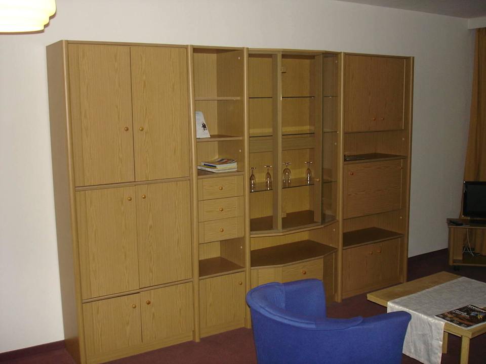 Schrankwand im Wohnzimmer Days Inn Leipzig City Centre