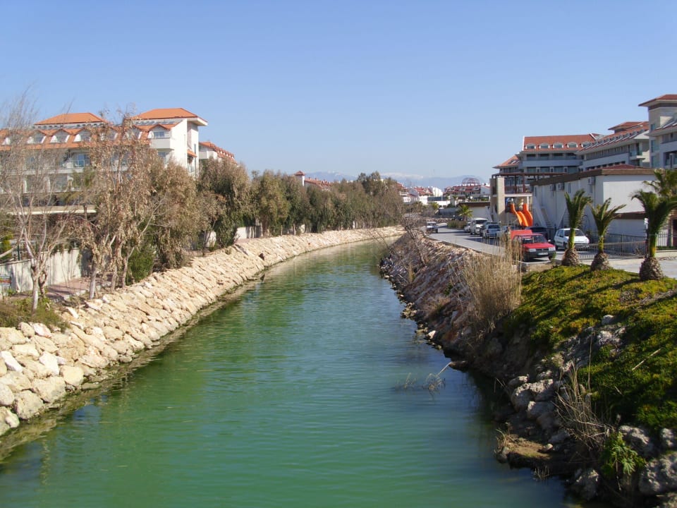An der Strandpromenade Aydinbey Kings Palace & Spa