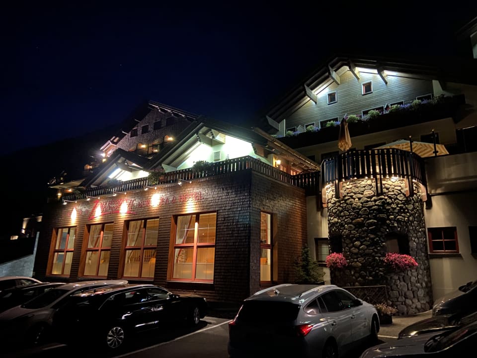 Außenansicht BergSpa & Hotel Zamangspitze