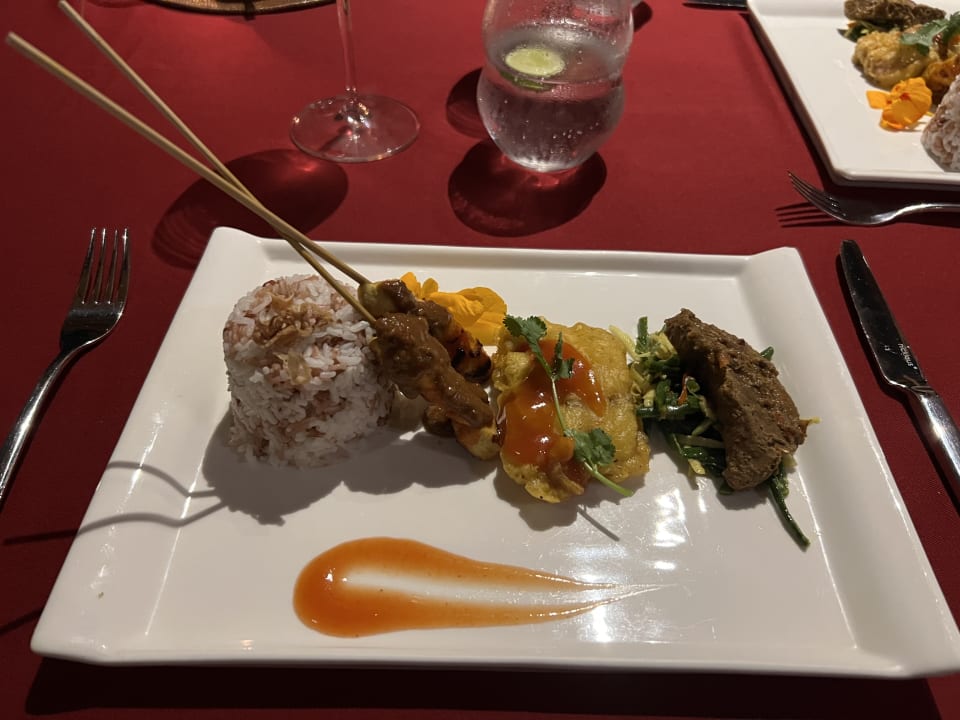 Gastro Pita Maha Resort & Spa