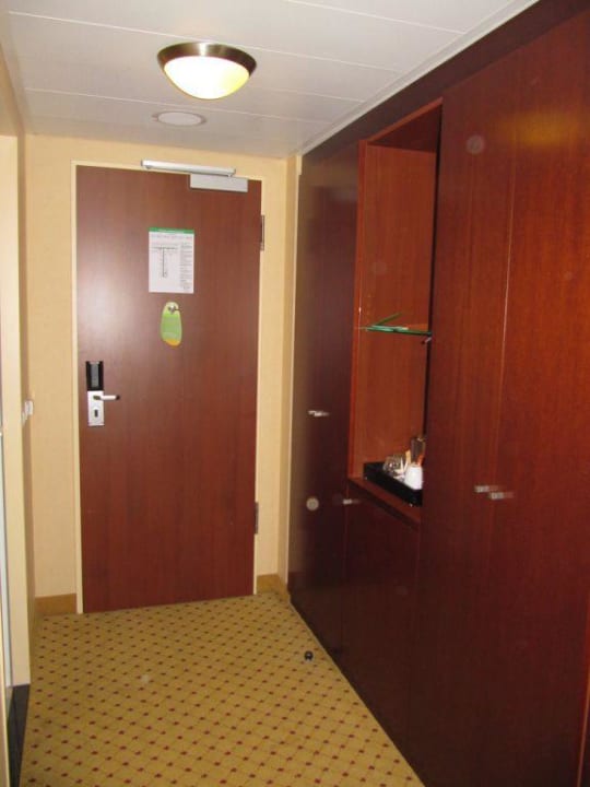 Schränke mit Spiegelnische Courtyard by Marriott Munich City Center