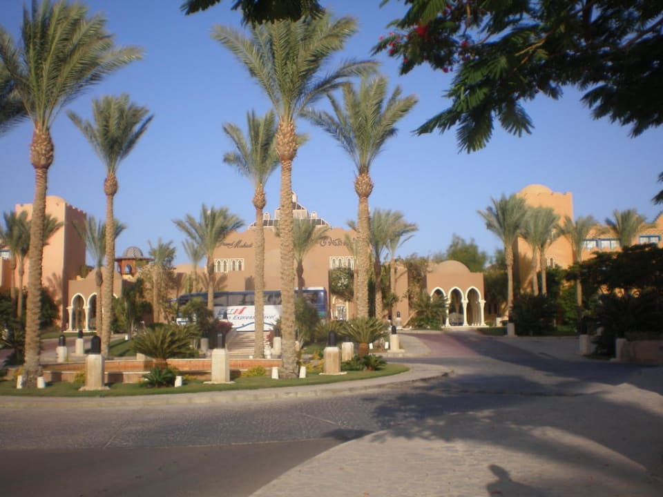 Vorderseite des Hotels Grand Makadi