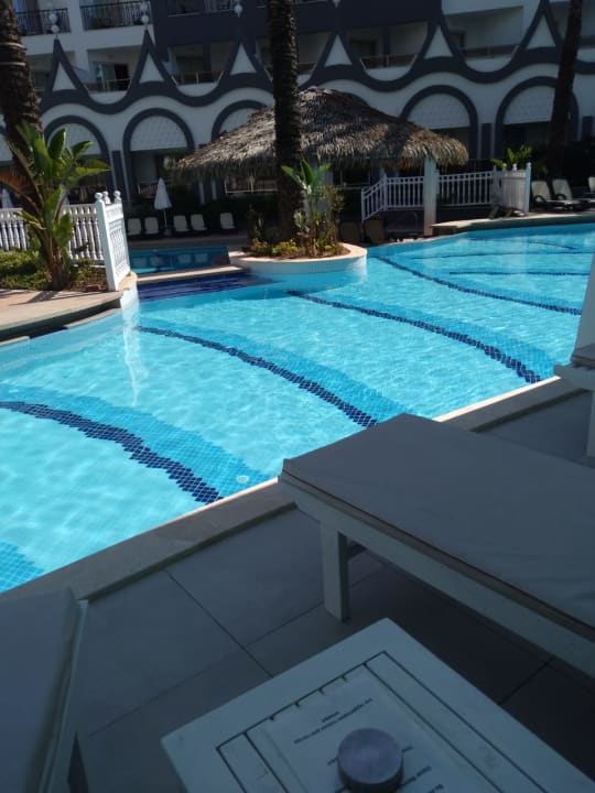 Zimmer Well Palace Side