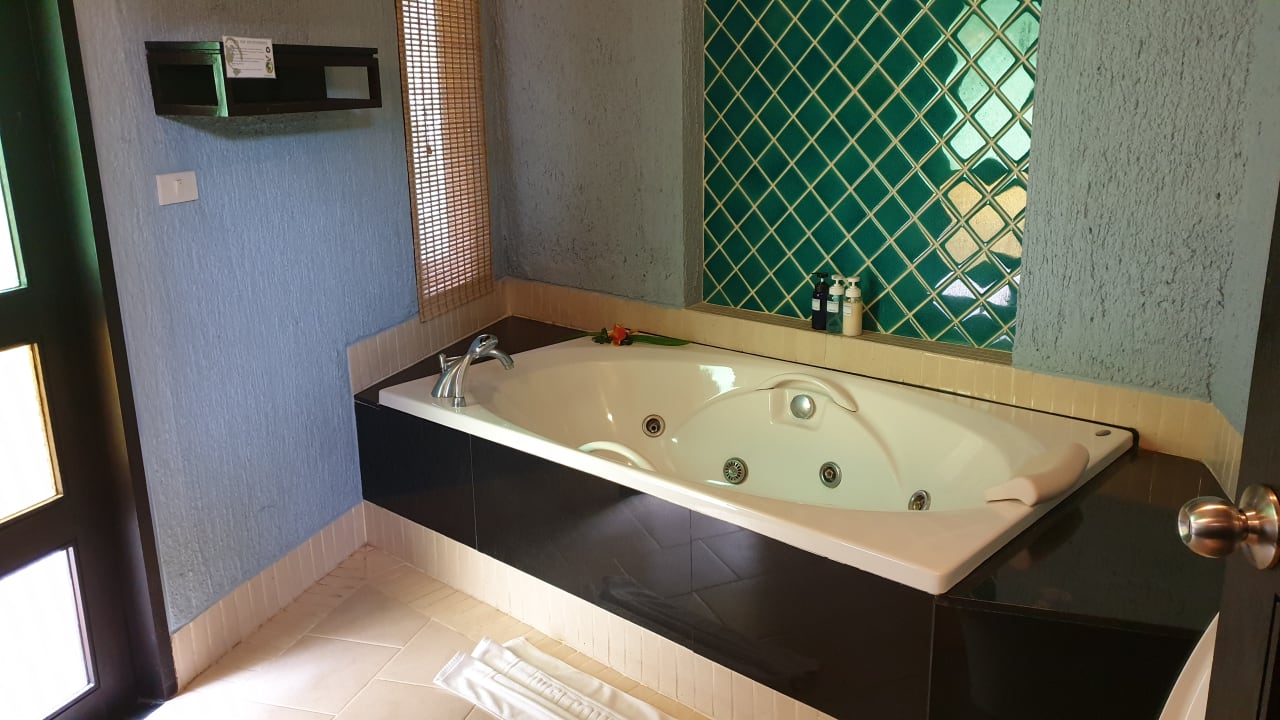 Zimmer Peace Laguna Resort and Spa