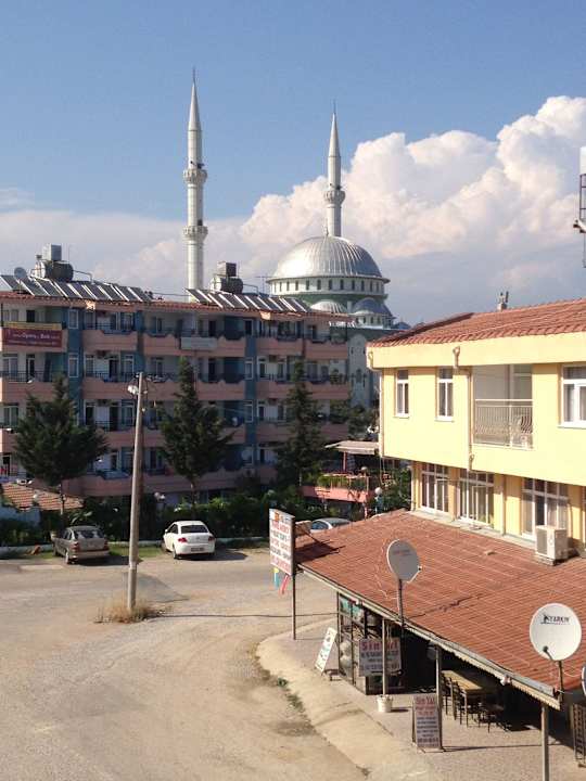 "Blick auf eine Moschee" Hotel Angora