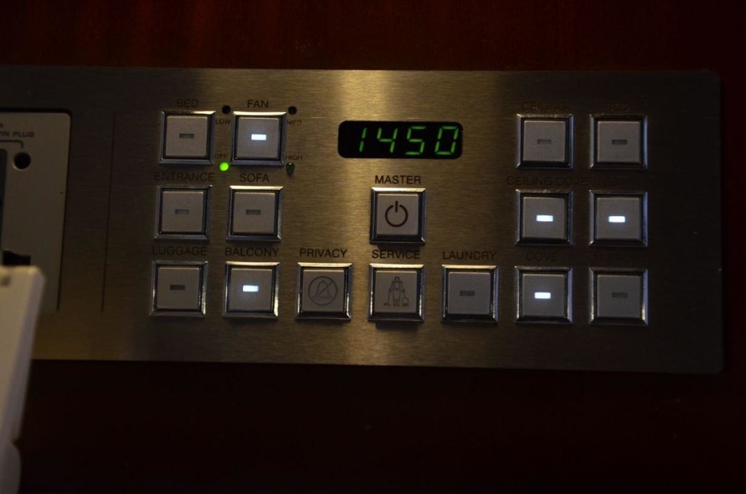 Lichtbedienpanel neben dem Bett Appartements Lake Palace - A Luxury Backwater Resort
