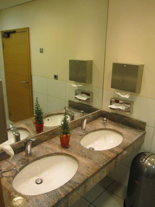 Das Klo im Bar-Bereich Hilton Düsseldorf