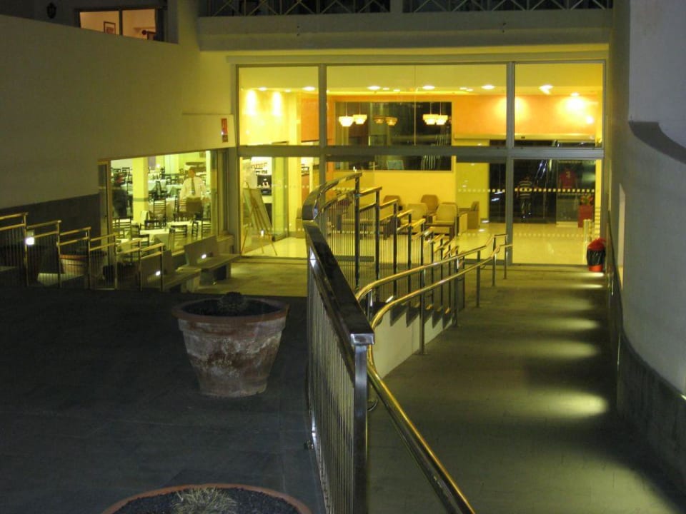 Haupteingang Hotel Floresta