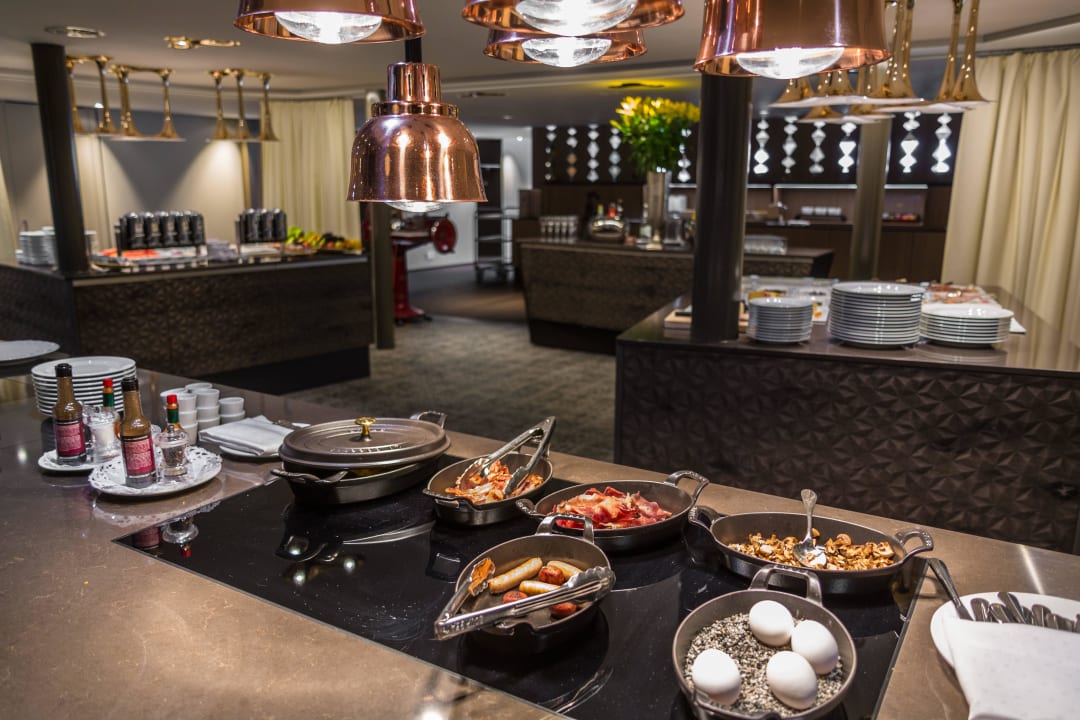 Restaurant Buffet Seehotel Waldstätterhof Swiss Quality