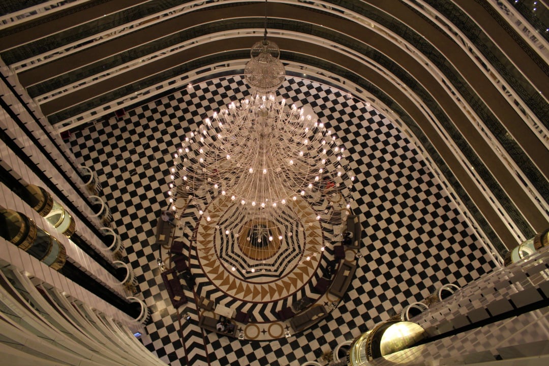Kronleuchter aus der 9. Etage Hotel Delphin Imperial