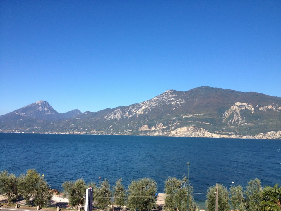 Blick vom Balkon zum See Hotel Rosmari