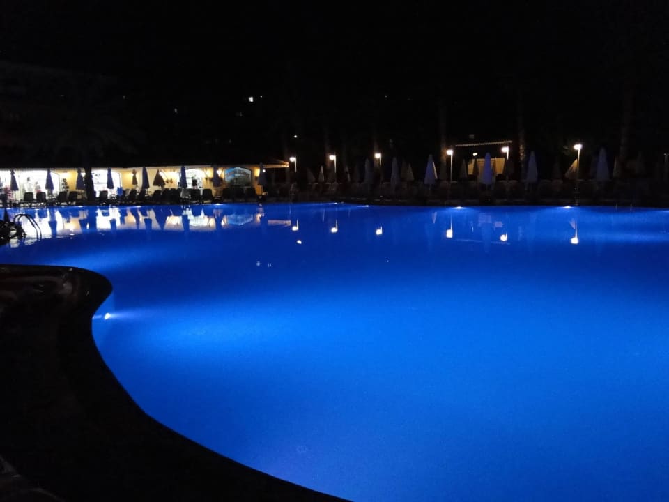 Basen wieczorem Club Hotel Phaselis Rose