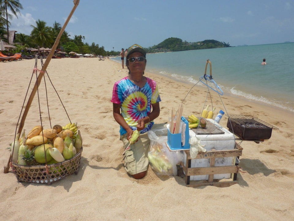 Mittagessen am Strand Bandara Resort & Spa Samui