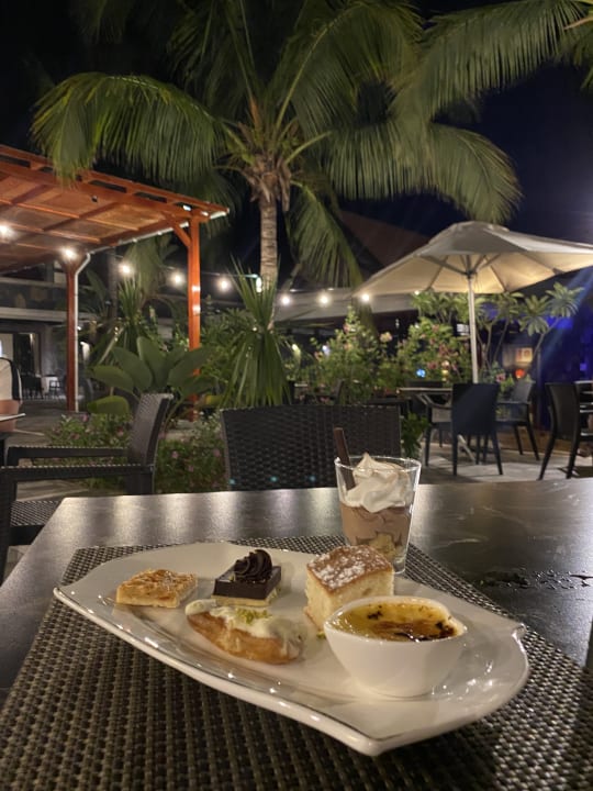 Gastro Crystals Beach Resort Belle Mare, a member of Radisson Individuals