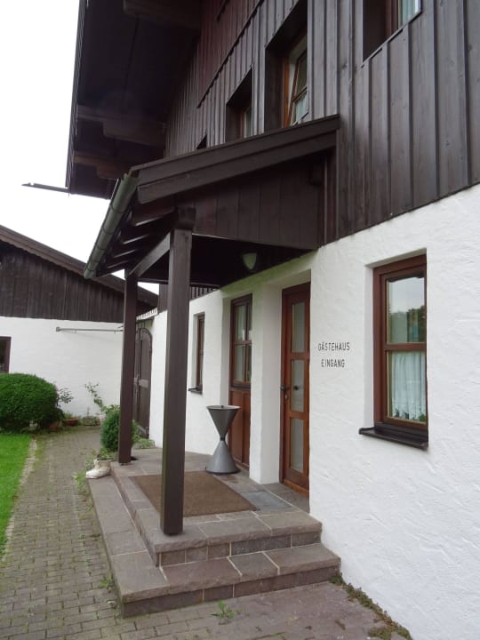 Eingang vom Gästehaus Hotel Christl