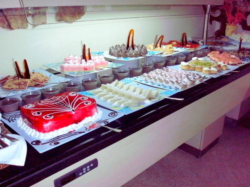 Kuchen und Süßspeisen Aska Hotel Just in Beach