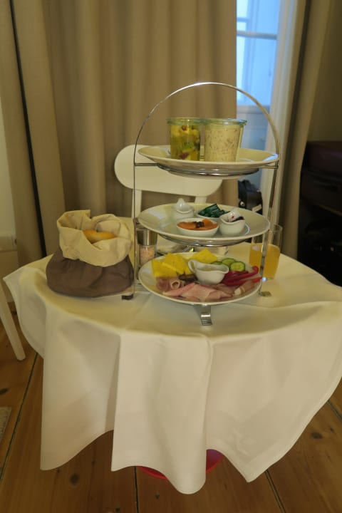 Früstück auf dem Zimmer Hotel Goldgasse