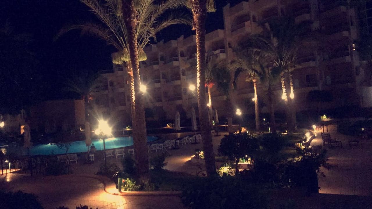 Pool Sea Star Beau Rivage