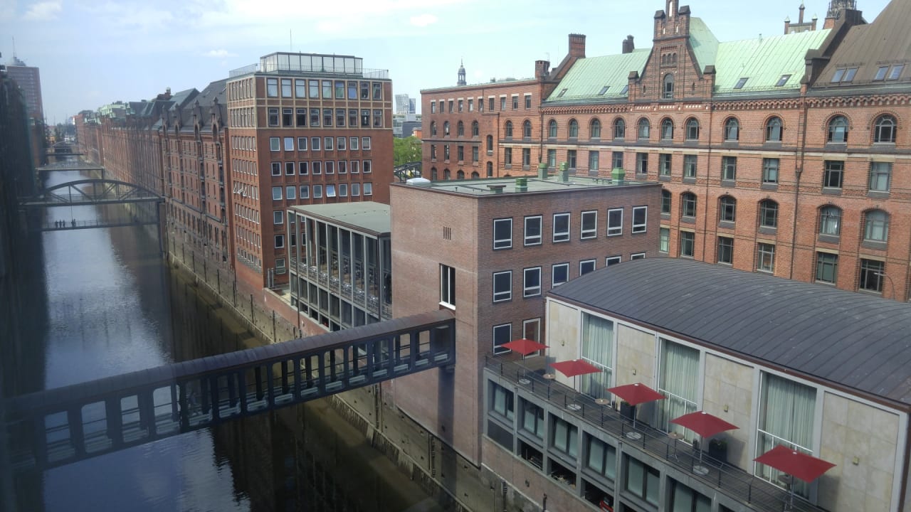 Ausblick AMERON Hamburg Hotel Speicherstadt