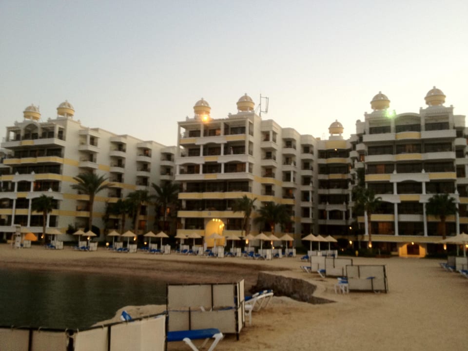 Das Hotel vom Strand fotografiert SUNRISE Holidays Resort (Adults Only)