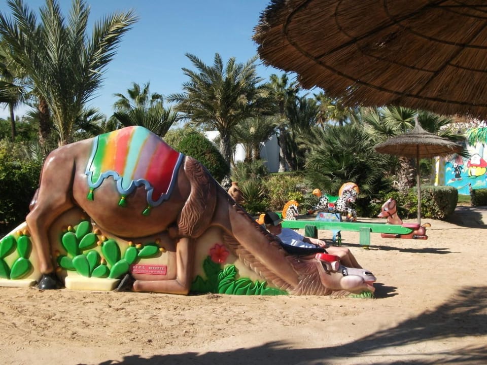 Bunter Kinderspielplatz Hotel Royal Garden Palace